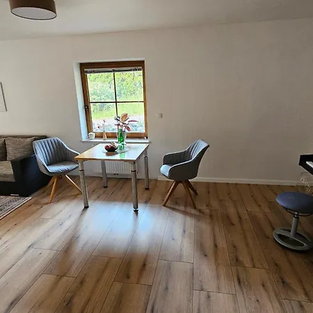 Ruhiges Ferienzimmer Mit Eigenem Bad Am Waldrand Accommodatie bij particulieren Urbach-Kirchdorf