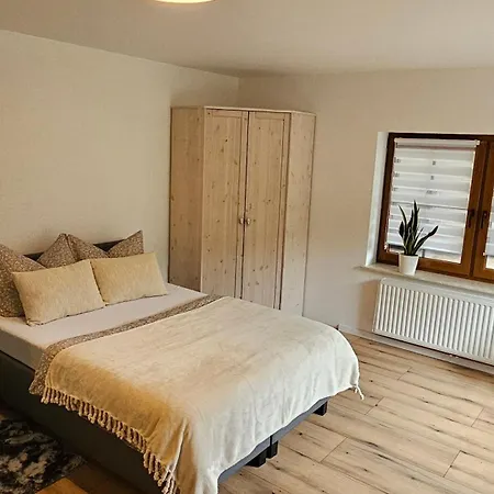 Habitación en casa particular Ruhiges Ferienzimmer Mit Eigenem Bad Am Waldrand Urbach-Kirchdorf